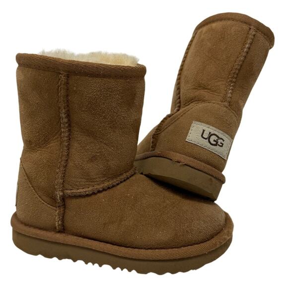 UGG Classic II Boot Kids Size 9 1017703T - Picture 1 of 9